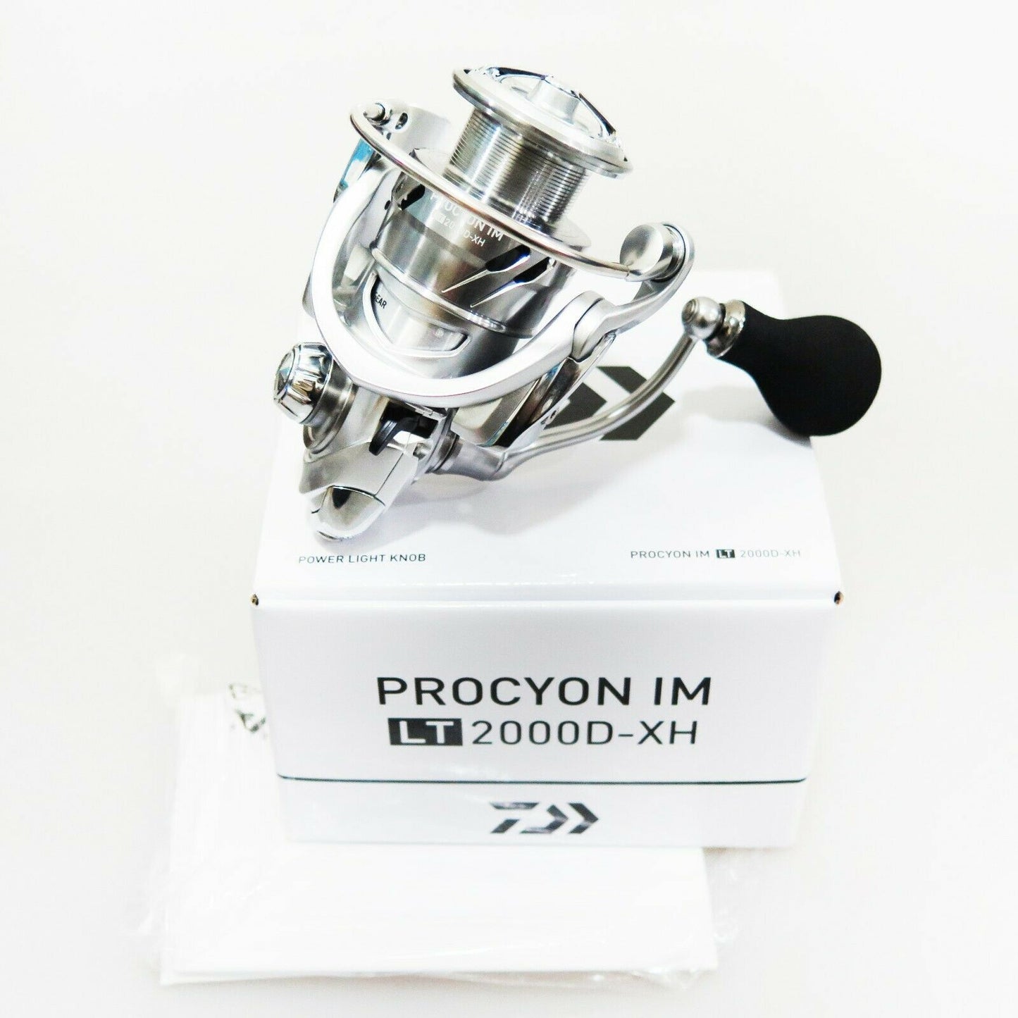 19. DAIWA PROCYON IM LT 2000D-XH