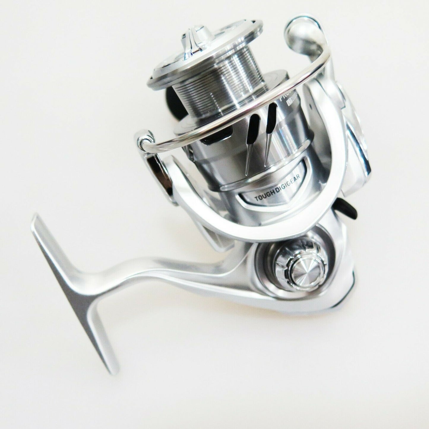 19. DAIWA PROCYON IM LT 2000D-XH